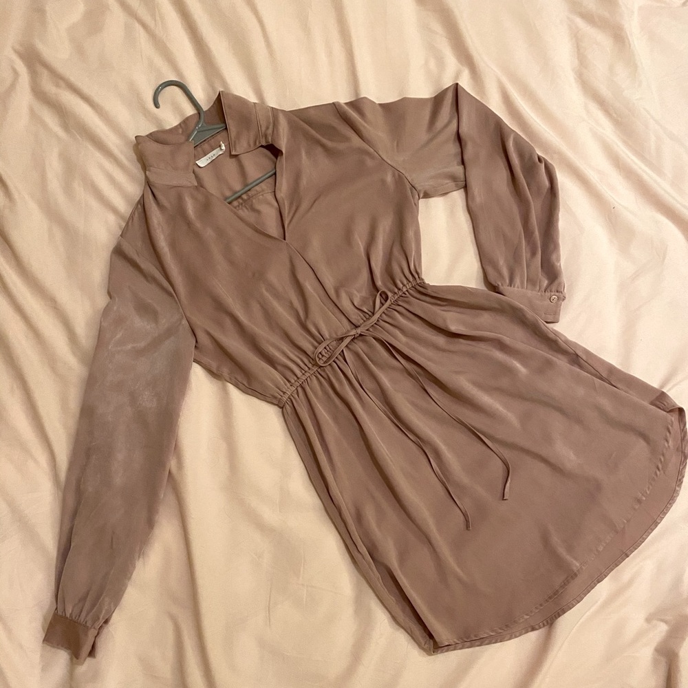 Cute blousy top. GREAT condition!!!